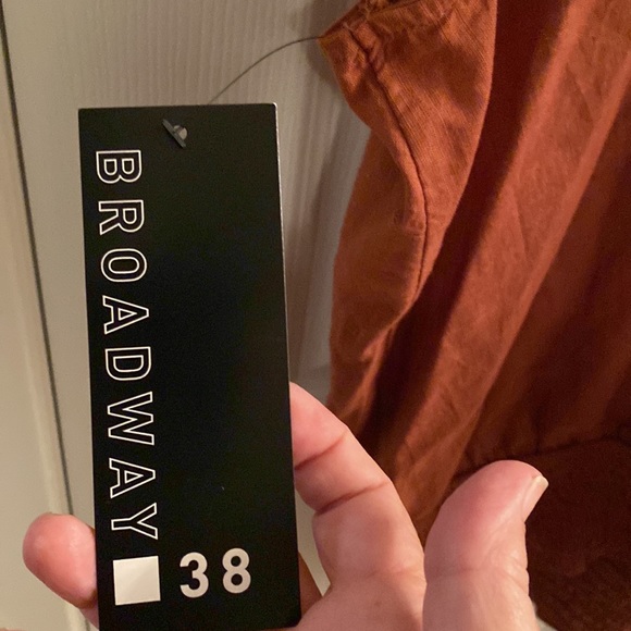 Broadway 38 Embroidered Ruffle Sleeveless Top Smocked Waist Dark Caramel Sz 2X - Picture 4 of 11